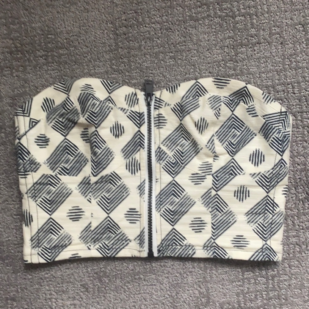 Crop top, used once, great condition
